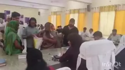 टूंडला: टूंडला तहसील के सभागार में आयोजित संपूर्ण समाधान दिवस में दर्ज हुई 31 शिकायतें, 4 का हुआ निस्तारण