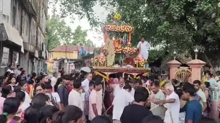 মাদারিহাট: শনিবার আলিপুরদুয়ার জেলার বীরপাড়ায় উল্টো রথে উপচে পড়ল ভিড়
