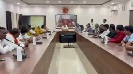 कवर्धा: सावन महीने के प्रथम सोमवार को भोरमदेव पदयात्रा का होगा भव्य आयोजन, कलेक्टर ने जिला सभाकक्ष में ली बैठक