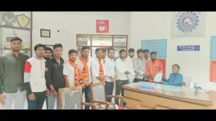 उदगीर: महाविद्यालयाच्या प्रवेशद्वारासमोर टुकार मुलांना थांबण्यास प्रतिबंध घालण्याची मनसे विद्यार्थी सेनेची मागणी