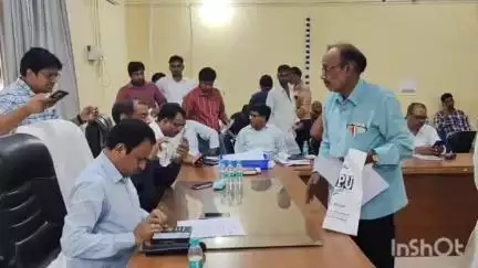 छिबरामऊ: तहसील सभागार में संपूर्ण समाधान तहसील दिवस का आयोजन, CDO ने फरियादियों की समस्याएं सुनी और कई का किया निस्तारण