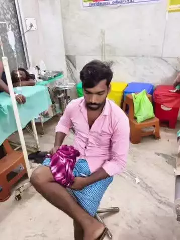 कवर्धा: ग्राम घोठिया में एक युवक को जहरीले सांप ने काटा, युवक को जिला अस्पताल में भर्ती कराया गया