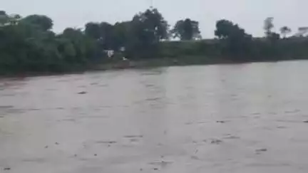 उदयपुरा: तेज बारिश से नर्मदा नदी का जलस्तर बढ़ा, बोरास नर्मदा तट पर रेलिंग न होने से खतरा