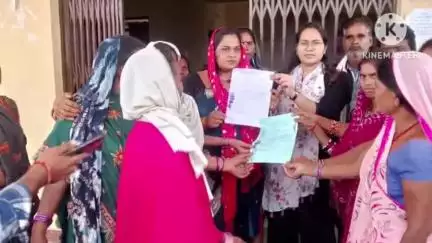 सतनामी समाज ने तहसीलदार लवन को सौंपा ज्ञापन, बेजा कब्जा हटाने के लिए जमीन का सीमांकन कराने की मांग