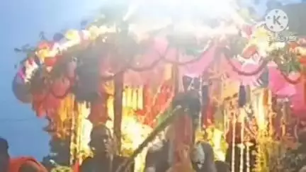 বজবজ ১: ৩ দশক পর বজ বজ কালীবাড়ি উল্টোরথ যাত্রার ভক্তদের ভিড় চোখে পড়ার মতন হরিনাম সংকীর্তনের মাধ্যমে উদযাপন করা হচ্ছে রথযাত্রা