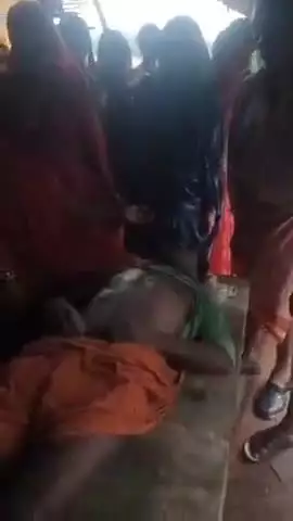 कोरांव: सलैया में खेत में काम कर रहे अधेड़ व्यक्ति की आकाशीय बिजली की चपेट में आकर हुई मौत, पुलिस ने पोस्टमार्टम के लिए भेजा