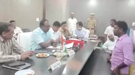 नौतनवा: नौतनवा तहसील में जिलाधिकारी ने सुनी लोगों की समस्याएं, त्वरित निस्तारण के लिए दिए निर्देश
