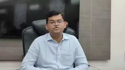 శ్రీకాకుళం: జిల్లాలో ప్రైవేట్ పాఠశాలలు జూనియర్ కళాశాలలో పేరెంట్ టీచర్ మీటింగ్ నిర్వహిస్తున్నట్లు తెలిపిన కలెక్టర్ స్వప్నిల్ దినకర్