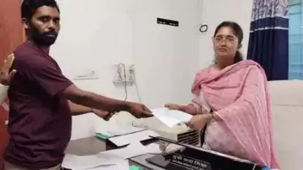 दुर्गावती: दुर्गावती में भाकपा माले ने विशेष मतदाता पुनरीक्षण कार्य के विरोध में प्रखंड विकास पदाधिकारी को सौंपा ज्ञापन
