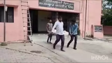 कोल: संभल में सड़क हादसे में बारात की कार दीवार में घुसी, हादसे में 2 घायल, दूल्हा समेत 8 की हुई मौत, 3 का अलीगढ़ में हुआ PM