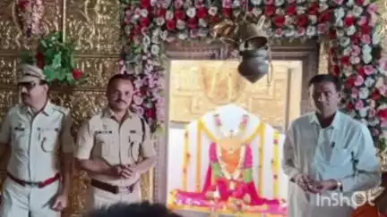 अहमदपूर: पोलीस अधीक्षक अमोल तांबे यांच्या हस्ते जाज्वल्य असलेल्या मौजे परचंडा येथील रोकडोबाची आरती