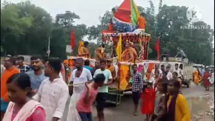 পুরুলিয়া ২: উল্টো রথযাত্রায় শামিল হয়ে আনন্দে গা ভাসালেন পুরুলিয়া 2 নং ব্লকের রাঘবপুর ও ঘোঙা অঞ্চলের মানুষ