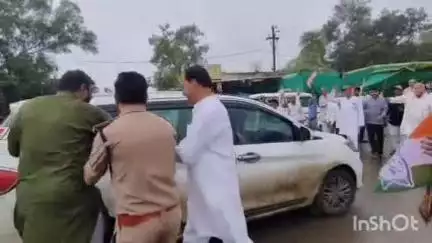 ताल: PCC चीफ़ जीतू पटवारी पर FIR दर्ज होने के विरोध में पिपलौदा में कांग्रेस कार्यकर्ताओं ने फूंका सीएम का पुतला