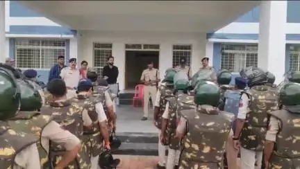 सिंगरौली: मुहर्रम को लेकर पुलिस ने ज़िला मुख्यालय सहित सभी थाना क्षेत्रों में निकाला फ्लैग मार्च