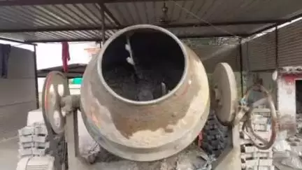 नागपूर ग्रामीण: अष्टविनायक एम्पायर जवळ सिमेंट मशीन मध्ये फसवून मजूर झाला जखमी, उपचारादरम्यान मृत्यू