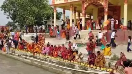 रहुई: पश्चिम टोला देवी स्थान मंदिर में अखंड कीर्तन के लिए 351 महिलाओं ने निकाली कलश शोभा यात्रा