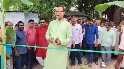 সীতাই: ব্রহ্মত্তর চাত্রা গ্রাম পঞ্চায়েতে ৪৪০০ মিটার দৈর্ঘ্যের কংক্রিট রাস্তা নির্মাণের শুভ সূচনা করলেন সাংসদ