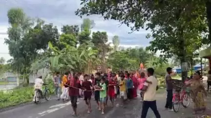 দিনহাটা ২: বুড়িরহাট এ উল্টো রথযাত্রার বর্ণাঢ্য শোভাযাত্রায় ভক্তদের উপচে পড়া ভিড়