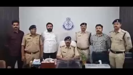 छिंदवाड़ा नगर: एटीएम कार्ड बदलकर लोगों से धोखाधड़ी करने वाले दो लोग कोतवाली पुलिस द्वारा गिरफ्तार
