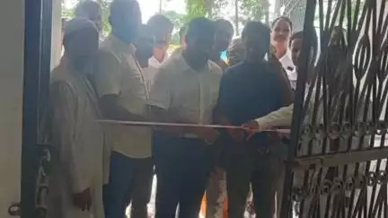 जोकीहाट: प्रखंड कार्यालय परिसर में 20 सूत्री कार्यालय का फीता काटकर हुआ उद्घाटन