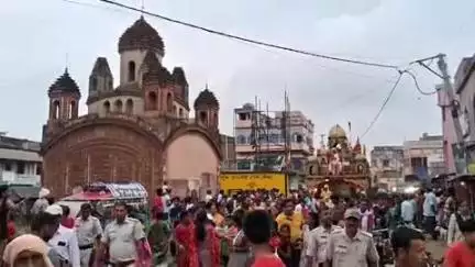 ইলামবাজার: জয়দেব কেন্দুলীর নিম্বার্ক আশ্রমের উল্টো রথযাত্রা প্রশাসনের কঠোর নজরদারি এবং নিরাপত্তার মধ্য দিয়ে শুরু হল