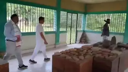 সৰুপথাৰ: দুৱৰণী আলিচিঙাৰ ঐতিহাসিক প্ৰত্নতাত্বিক কীৰ্তিচিহ্নৰ স্থান পৰিদৰ্শন পুৰাতত্ব বিভাগৰ মন্ত্ৰী যোগেন মহন আৰু বিভাগৰ সঞ্চালকৰ