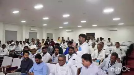 ખંભાળિયા: ગાંધીનગર ખાતે દેવભૂમિ દ્વારકા જિલ્લાના નવનિયુક્ત સરપંચો સાથે કેબિનેટ મંત્રી મુળુભાઈ બેરાએ મુલાકાત કરી શુભેચ્છાઓ પાઠવી
