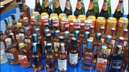 উদয়পুর: মাতাবাড়ি বিধানসভা এলাকায় গোপন সংবাদে একশোর অধিক বোতল বিলিতি মদ বাজেয়াপ্ত করল মহকুমা পুলিশ আধিকারিক