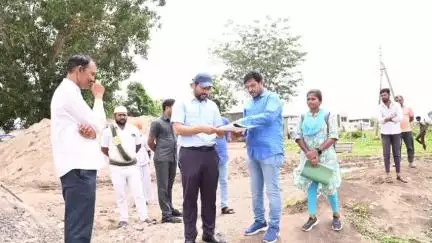 అసిఫాబాద్: మహిళా శక్తి భవన్ నిర్మాణ పనులు వేగవంతం చేయాలి: జిల్లా కలెక్టర్ వెంకటేష్ ధోత్రే