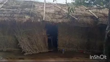 गोड्डा: निपनिया में जवाहर राय के परिवार को सांसद निशिकांत दुबे द्वारा ₹25 हज़ार की आर्थिक सहायता की गई
