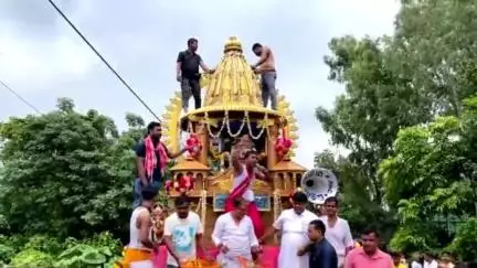 তপন: তপনে উল্টোরথ উৎসবে ভক্ত সমাগম, রথ টানলেন মন্ত্রী