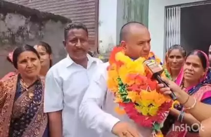 रुद्रप्रयाग: व्यापार संघ सतेराखाल के अध्यक्ष दीपक नेगी ने जिला पंचायत सदस्य के पद के लिए भरा पर्चा