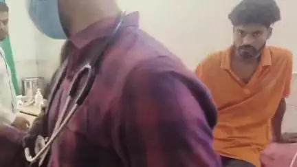 डूंगरपुर: झेलाना में फर्नीचर दुकान पर काम करते समय कटर मशीन की चपेट में आने से एक युवक के हाथ में लगी चोट, लाया गया जिला अस्पताल