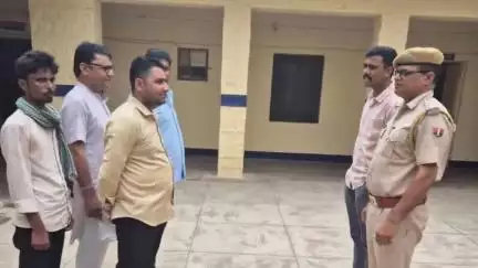 चितलवाना: सांचौर पुलिस ने शराब तस्करी और देर रात शराब बिक्री के खिलाफ दिखाई सख्ती, चितलवाना में हिस्ट्रीशीटरों को बुलाया गया थाने