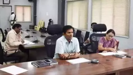 ప్రభుత్వ భూముల ఆక్రమణలను పక్కాగా తొలగించాలని అధికారులకు పట్టణంలో జిల్లా కలెక్టర్ ఏఎస్ దినేష్ కుమార్ ఆదేశం