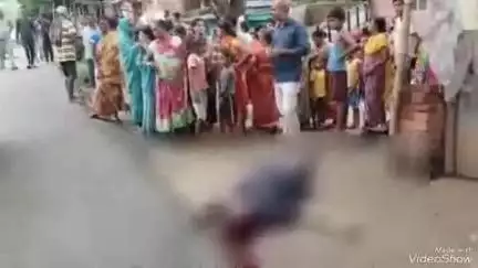 देवघर: घनघोर गांव के पास शराब पीकर जा रहे व्यक्ति को अज्ञात ट्रक ने कुचला, मौके पर हुई मौत