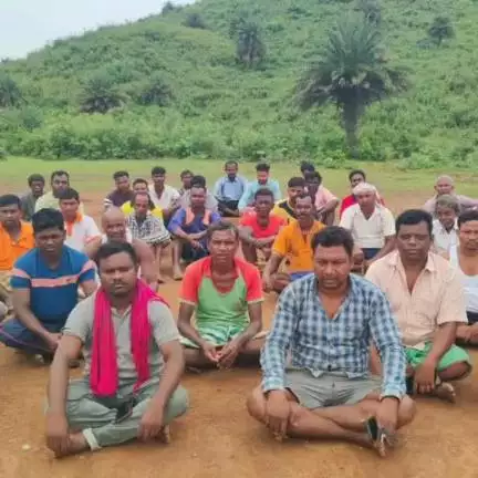 ईचागढ़: बांदु टोला डुंगरीहीह में डायरिया के प्रकोप को देखते हुए ग्रामीणों ने की बैठक