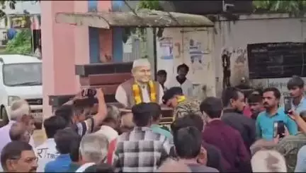 તાલોદ: તાલુકાના મોઢુકા ગામના જવાન નિવૃત થતા ભવ્ય સ્વાગત કરવામાં આવ્યું