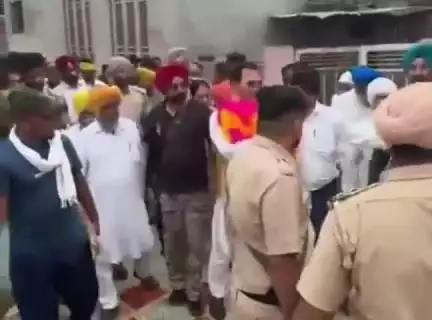 ਹੁਸ਼ਿਆਰਪੁਰ: ਪਿੰਡ ਗੇਰਾ ਪਹੁੰਚੇ ਸੰਸਦ ਮੈਂਬਰ ਚੱਬੇਵਾਲ ਨੇ ਸੁਣੀਆਂ ਲੋਕਾਂ ਦੀਆਂ ਮੁਸ਼ਕਲਾਂ
