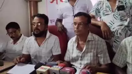 বালিজানা: হাচিলা বাছ আস্থানত মটৰ শ্ৰমিক আৰু মটৰ মালিক সংগঠনে সংবাদ মেল সম্বোধন কৰি ৯ জুলাইৰ দেশজোৰা ধৰ্মঘট সফলৰ আহ্বান জনায়