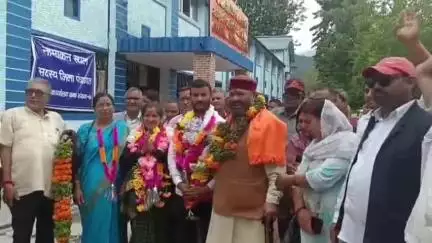 चमोली: त्रिस्तरीय पंचायत चुनाव में जिला पंचायत देवर खडोरा वार्ड से कांग्रेस प्रत्याशी जय प्रकाश ने किया नामांकन