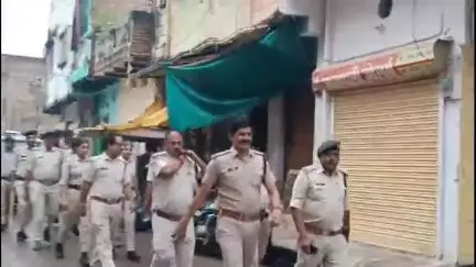 नागौद: त्योहार को देखते हुए उंचेहरा थाना प्रभारी के नेतृत्व में नगर में पैदल मार्च, दुकानदारों को दी गई समझाइश