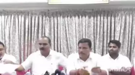 ಕುಂದಾಪುರ: ಕಾಂಗ್ರೆಸ್ ಪಕ್ಷ ಸತ್ಯ ದರ್ಶನದ ಹೆಸರಲ್ಲಿ ವೈಯಕ್ತಿಕ ಟೀಕೆಯನ್ನು ಮಾಡುತ್ತಿದೆ ನಗರದಲ್ಲಿ ಶಾಸಕ ಕಿರಣ್ ಕುಮಾರ್ ಕೊಡ್ಗಿ