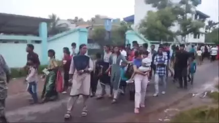 গোপীবল্লভপুর ২: রীতি ও ঐতিহ্য মেনে গোপীবল্লভপুর ২ নম্বর ব্লকের বেলিয়াবেড়া তে জগন্নাথ দেবের উল্টো রথের উৎসবে মাতলেন কয়েক হাজার মানুষ