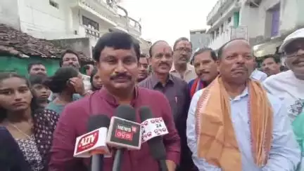 ନୂଆପଡା: ଖଡ଼ିଆଳ ସହର ଠାରେ ଅନୁଷ୍ଠିତ ବାହୁଡା଼ ଯାତ୍ରାରେ ସାମିଲ ହୋଇ ରଥ ଟାଣି ପ୍ରତିକ୍ରିୟା ରଖିଲେ ବିଧାୟକ ଅଧୀରାଜ ପାଣିଗ୍ରାହୀ