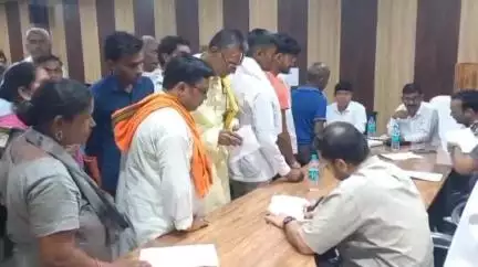 शाहाबाद: संपूर्ण समाधान दिवस के दौरान SDM शाहाबाद सभागार में सौ फरियादियों की फरियाद पर सुनवाई, 20 का तत्काल निस्तारण हुआ