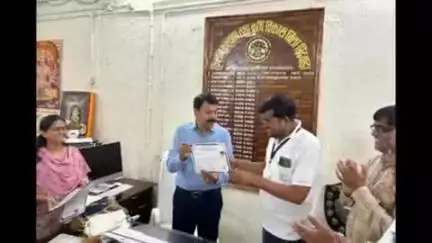 छिंदवाड़ा नगर: कृषि उपसंचालक दफ्तर में कृषि आदान विक्रेताओं को देसी डिप्लोमा के प्रमाण पत्र बांटे गए