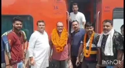 प्रतापगढ़: माँ बेल्हा देवी धाम जंक्शन से बाबा अमरनाथ की पवित्र यात्रा पर श्रद्धालुओं का जत्था रवाना