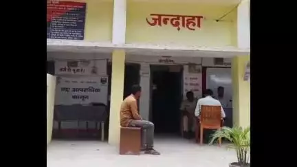 जंदाहा: जंदाहा थाना परिसर में भूमि विवाद निपटारे हेतु जनता दरबार का आयोजन, तीन मामलों का मौके पर निपटारा