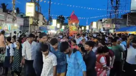 গোপীবল্লভপুর ১: জনসমুদ্র কে সঙ্গে করে কাপাশিয়া মাসি বাড়ি থেকে গোপীবল্লভপুরের রাধাগোবিন্দ জীউর মন্দিরে এসে পৌঁছালো জগন্নাথ দেবের উল্টো রথ